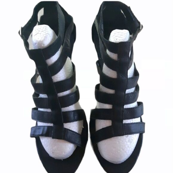 SoftMoc Black Leather Strappy Sandal Heels - Picture 1 of 16